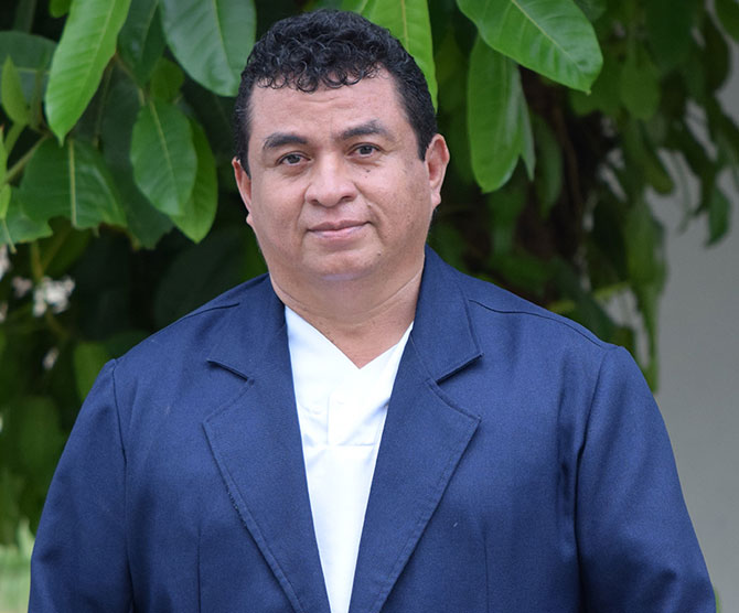 Julio Posligua Fernández